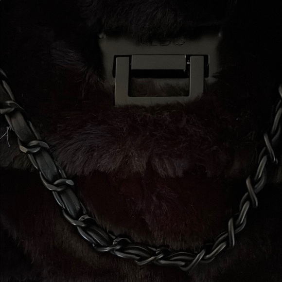 Elegant Black Faux Fur Chain Bag - Picture 2 of 7